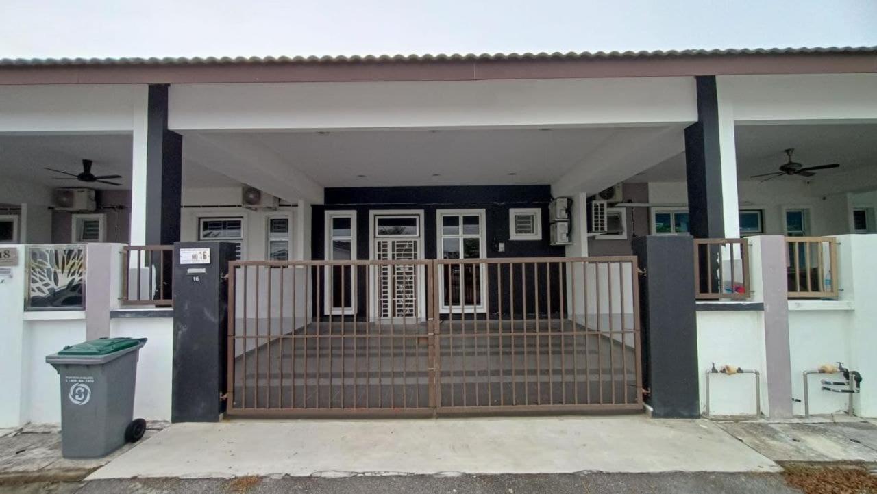 Homestay Batu Pahat, Bushra Eksteriør bilde